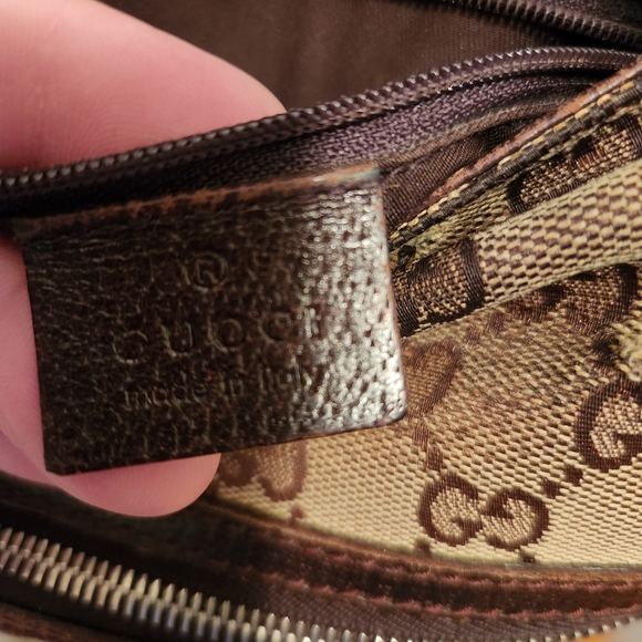 Vintage Authentic Gucci GG Supreme Messenger Bag - Picture 2 of 8